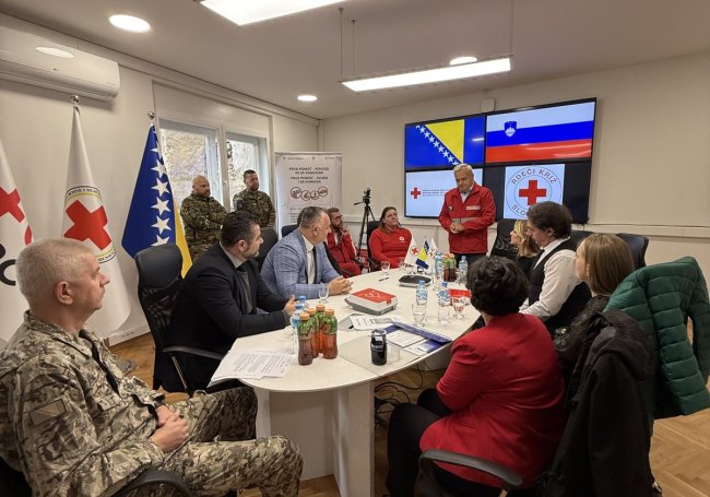 Crveni krst/križ u BiH jača mrežu spasilaca: Nove obuke i donacije AED uređaja širom BiH